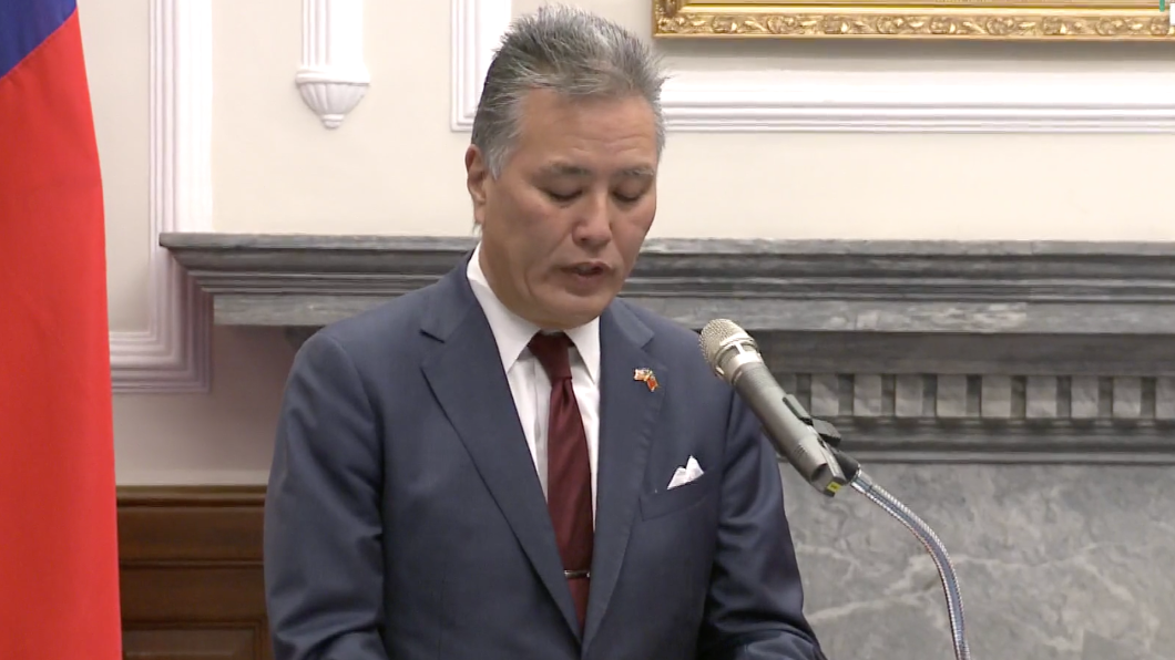 總統蔡英文今(26日)上午11時20分於總統府接見美國聯邦眾議院退伍軍人事務委員會主席高野(Mark Takano)一行。(圖/總統府提供)