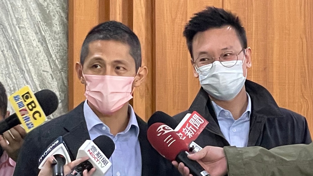 民進黨婦女部28日舉行「姊姊妹妹站出來,婦女團體支持四個不同意」活動,邀請副總統賴清德、民進黨副秘書長林飛帆、台北市黨部主委吳怡農出席。(圖/TVBS)