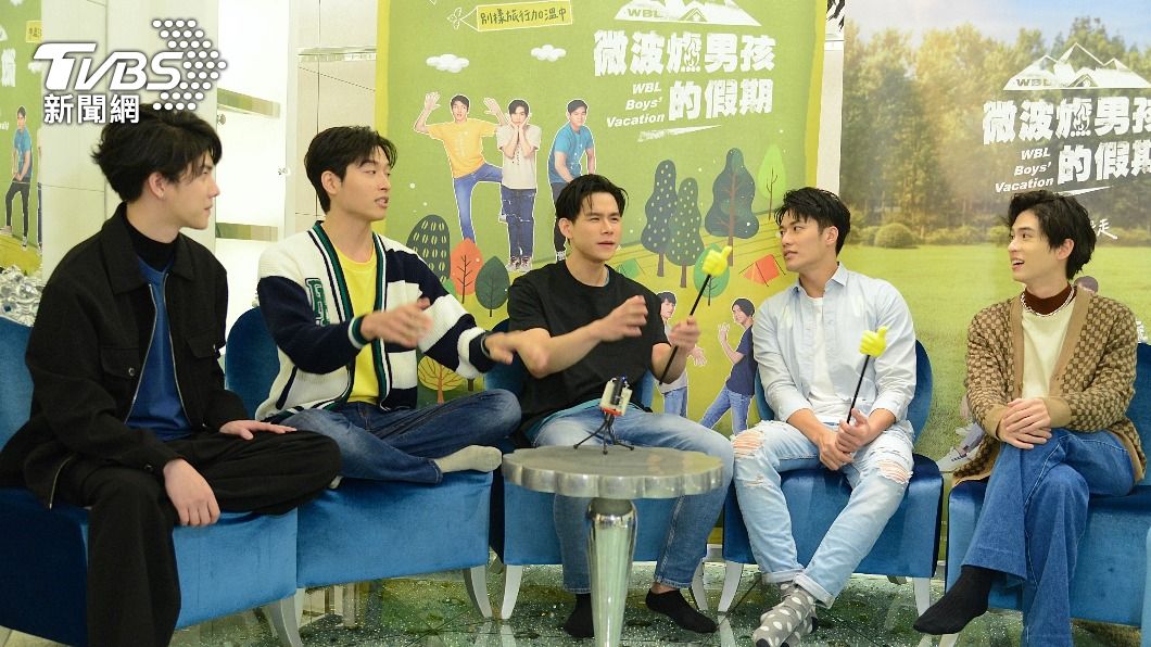 羅德弘(左二)太講究規則逼瘋團員。(圖/TVBS)