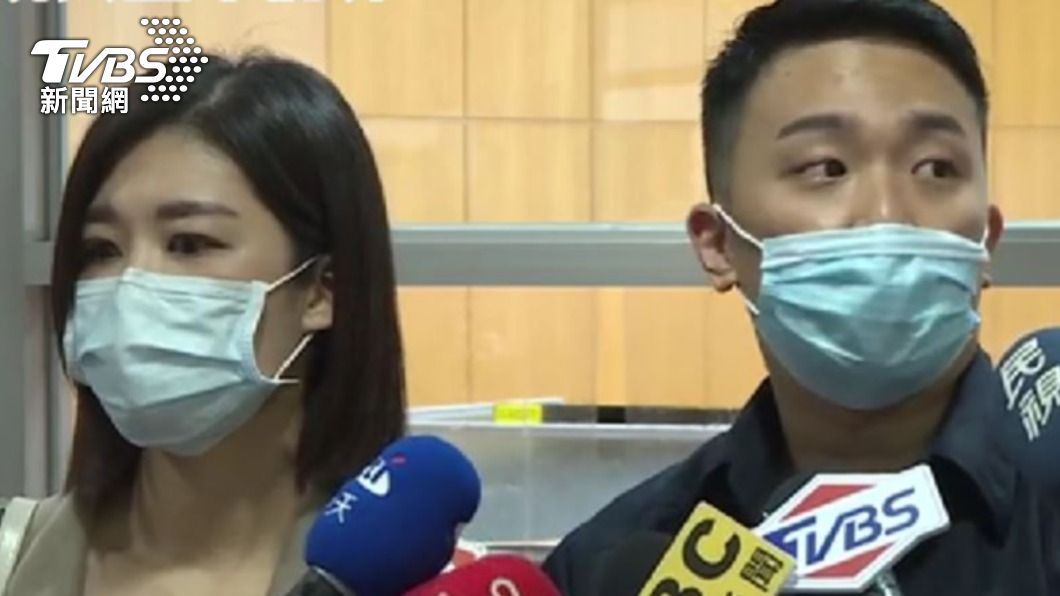 去年開庭時,陳姓男子還否認犯行,一旁女友也替他澄清。(圖/TVBS資料畫面)