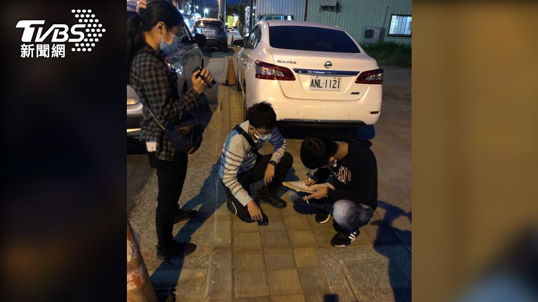 警方12小時就將5嫌逮捕。(圖/TVBS)