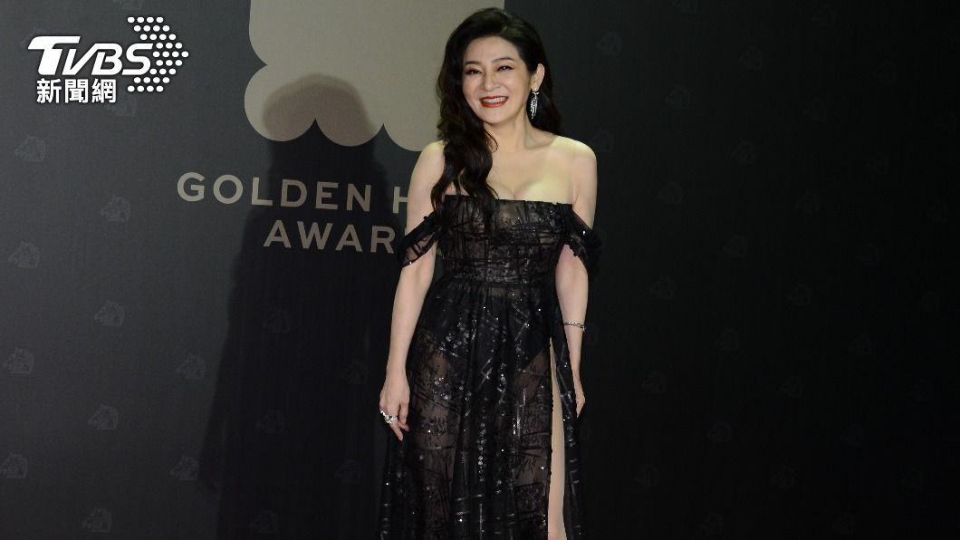 金馬紅毯／王彩樺「胸口大開」步星光　惹女星嫉妒：太美了