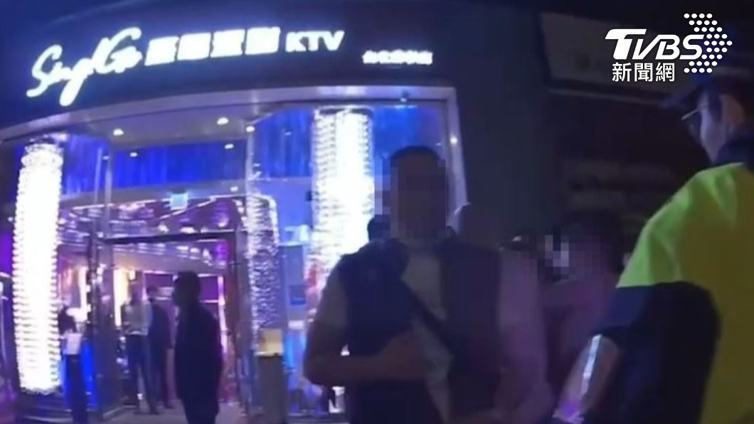 雙方原先在KTV內喝酒唱歌。(圖/TVBS)