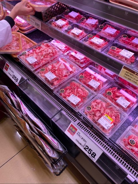 日本牛肉100公克約新台幣64元。（圖／翻攝自PTT）