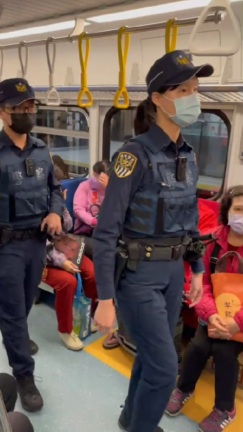 台鐵又收到炸彈恐嚇信,警方加強巡檢。(圖/鐵路警察提供)