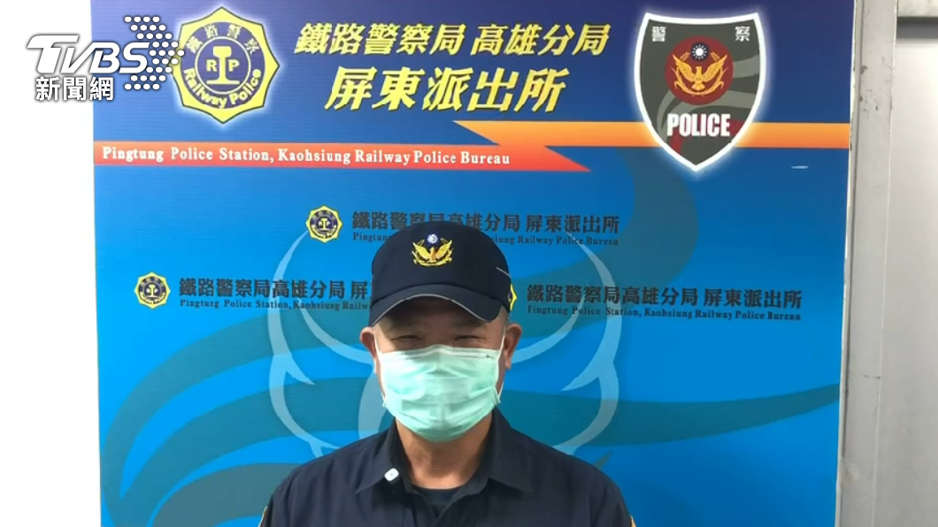 鐵路警察局高雄分局屏東派出所所長莊信義說明案情。(圖/鐵路警察提供)
