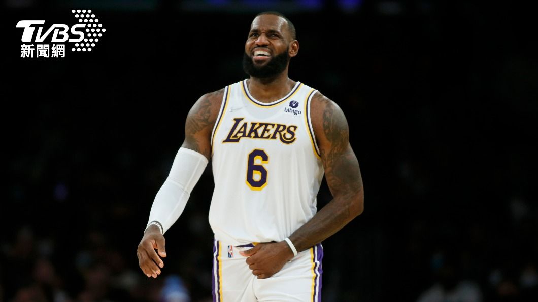 快訊／NBA「詹皇」傳確診！　搭私人飛機回洛城篩檢