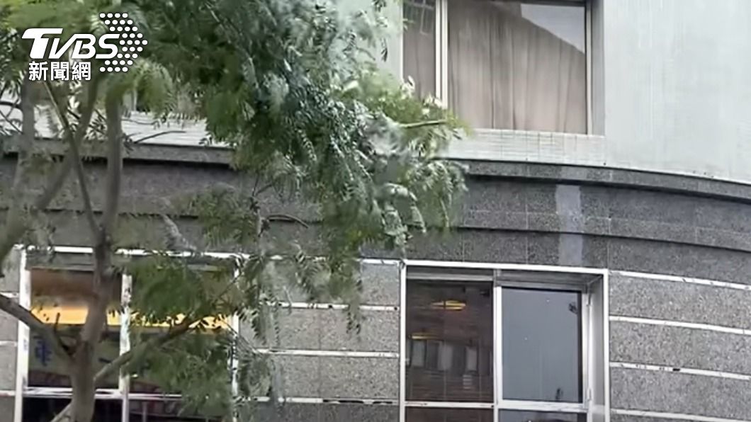 林姓男子入住板橋某飯店12樓。(圖/TVBS)