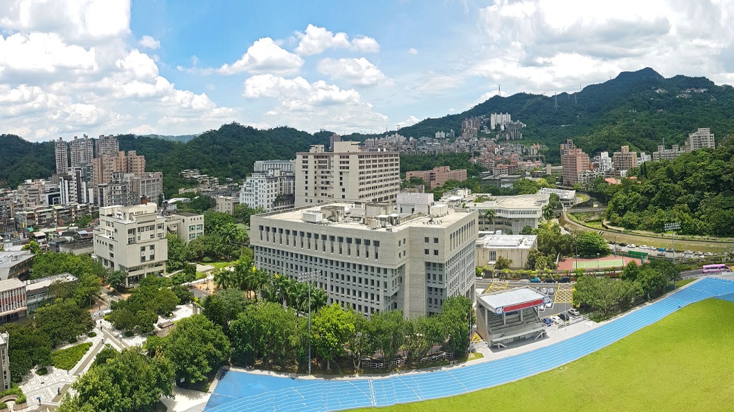 林男正在政大念博士班。(圖/翻攝自國立政治大學臉書)
