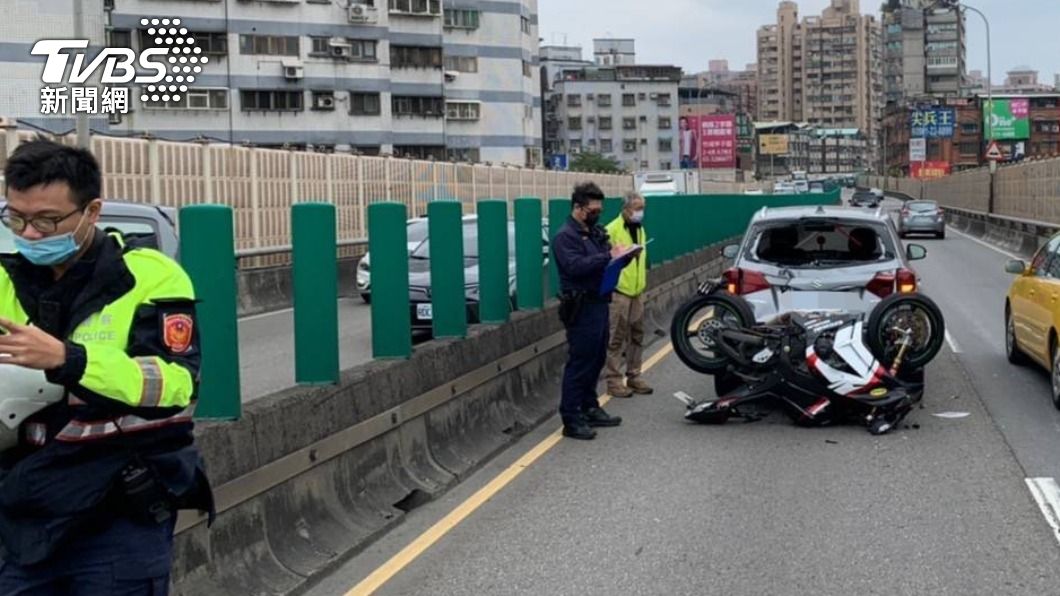警方到場處理。(圖/TVBS)