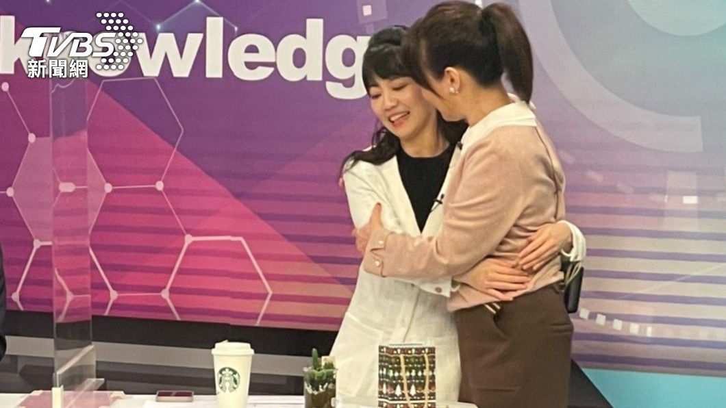高嘉瑜現身錄影，主持人錢怡君給予慰問。（圖／TVBS）