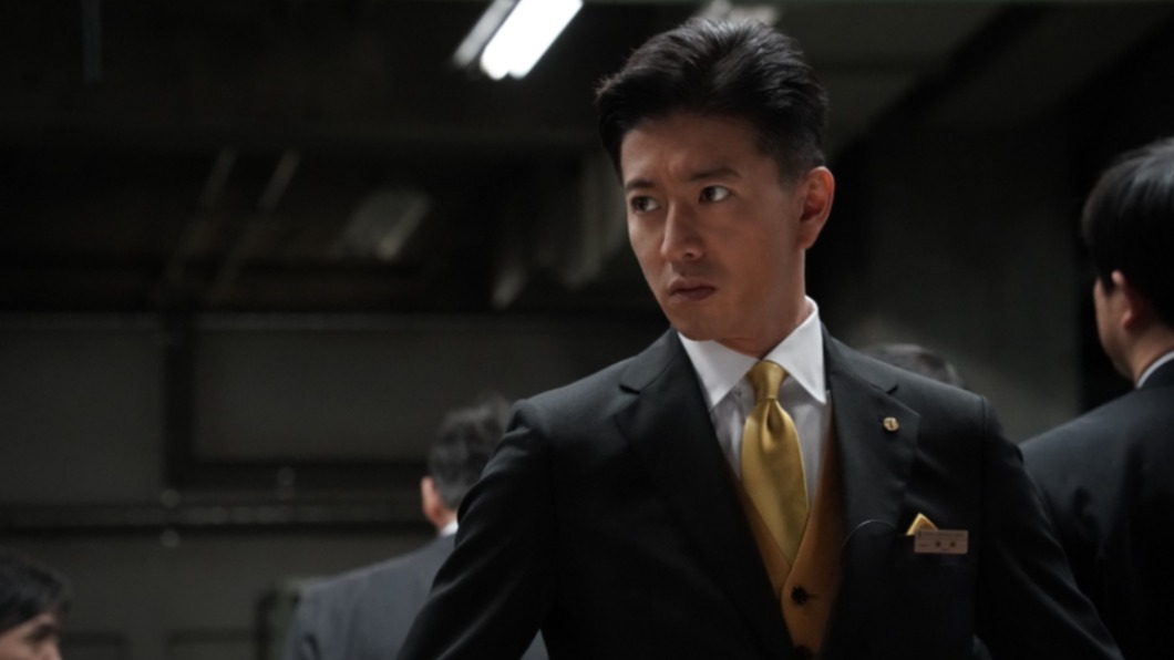 木村拓哉在戲中散發成熟男性魅力。(圖/翻攝自@hotelcortesia推特)
