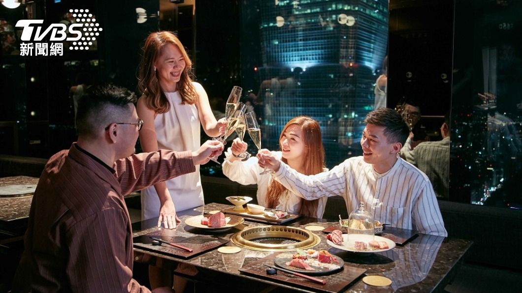 跨年訂了沒？吃肉賞101煙火再送香檳　優惠懶人包在這