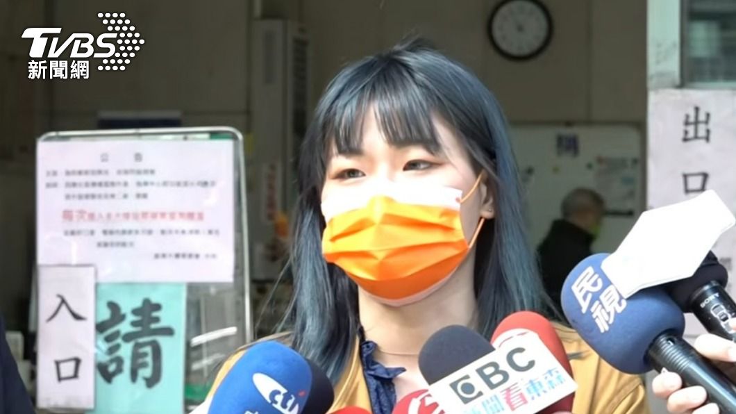 李菁琪律師2日上午出面受訪。(圖/TVBS)
