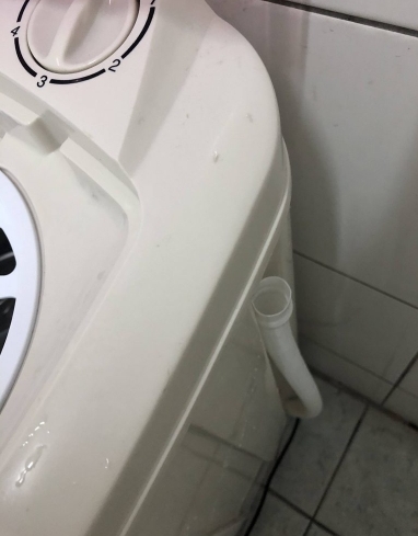 原PO隨後才發現是自己未將管子放下,烏龍結局笑翻眾網友。(圖/翻攝自PTT)