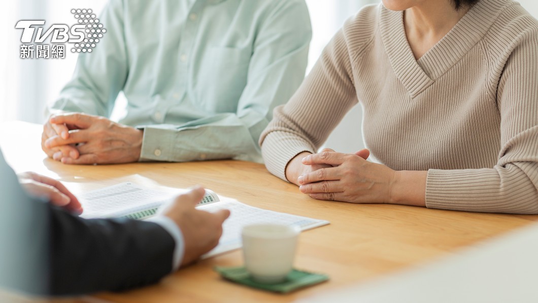 抓包尪偷吃!人妻離婚「要房不要孩」:怎讓他淨身出戶?