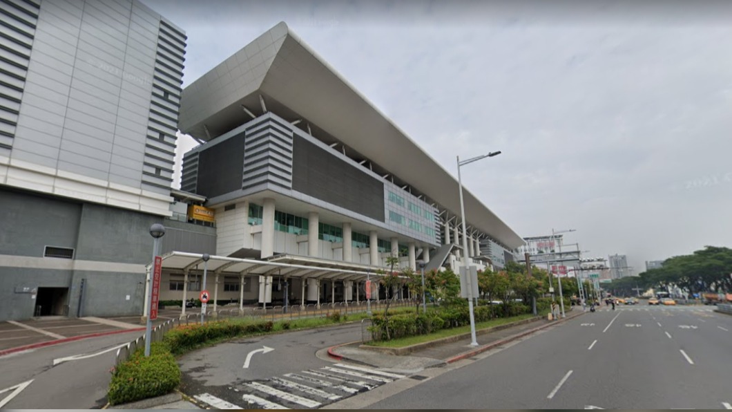 左營高鐵站置物櫃遭人放置槍枝。（圖／翻攝自GOOGLE街景）