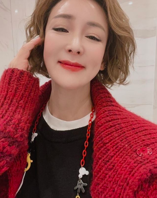 李尚雅經歷3段失敗的婚姻。(圖/翻攝自lee sang a0214 IG)