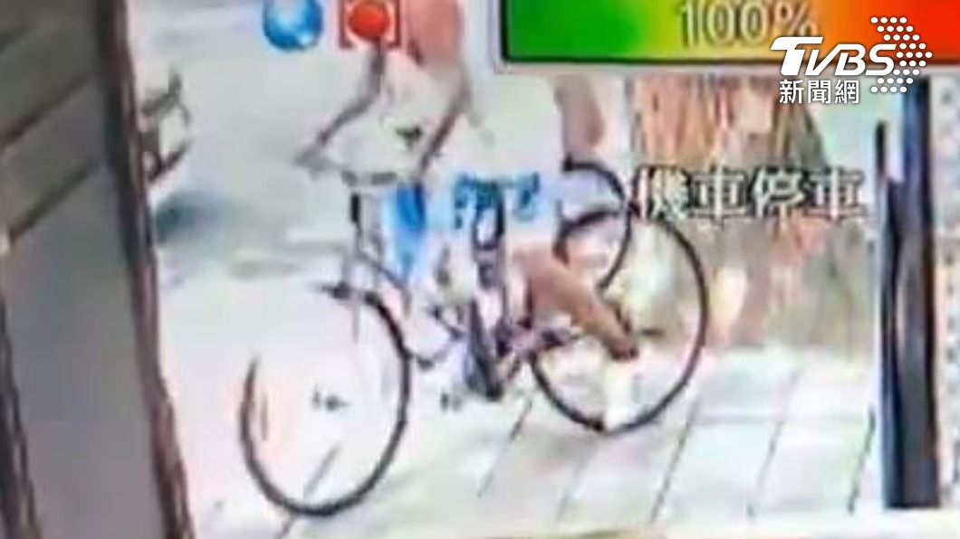 男子供稱,因為身體不適不想走路,才會偷腳踏車代步。(圖/TVBS)