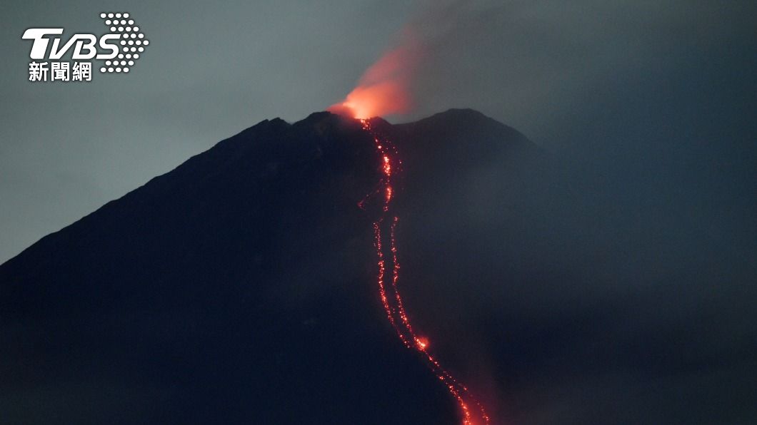 印尼塞梅魯火山噴發增至13人罹難 10人脫困