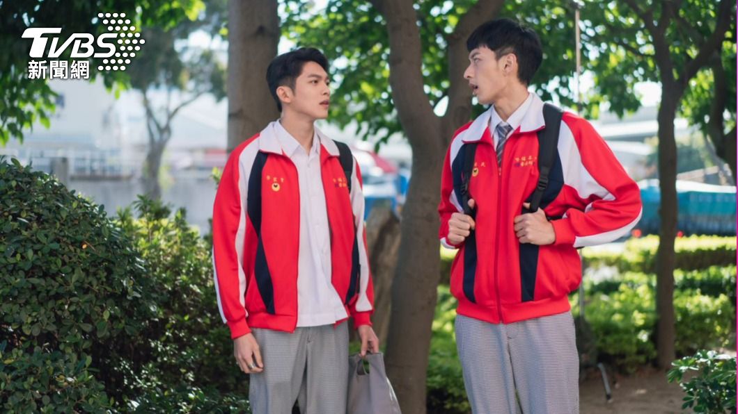 林輝瑝、岳軒在劇中飾演互有競爭關係的死黨。(圖/TVBS)