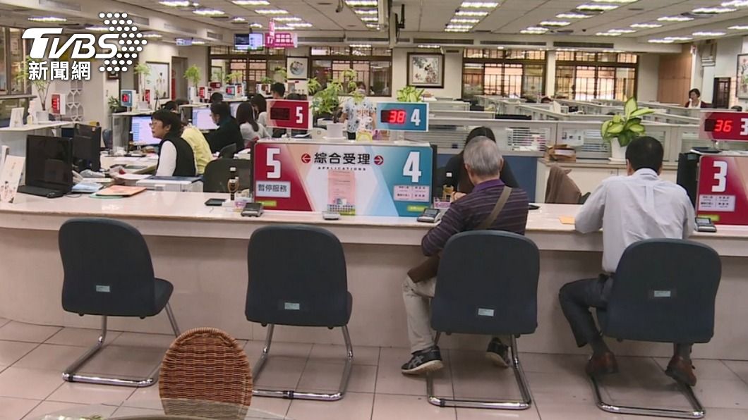 公務員薪資不高卻一堆人搶?網揭1關鍵:不會富貴但很爽