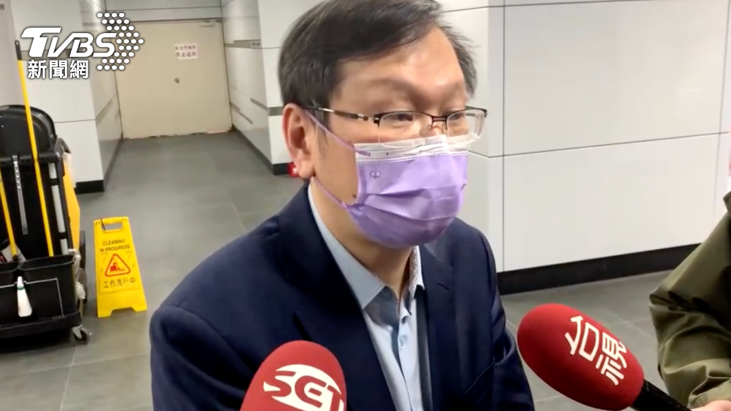 中央流行疫情指揮中心發言人莊人祥下午到場視察。（圖／TVBS）