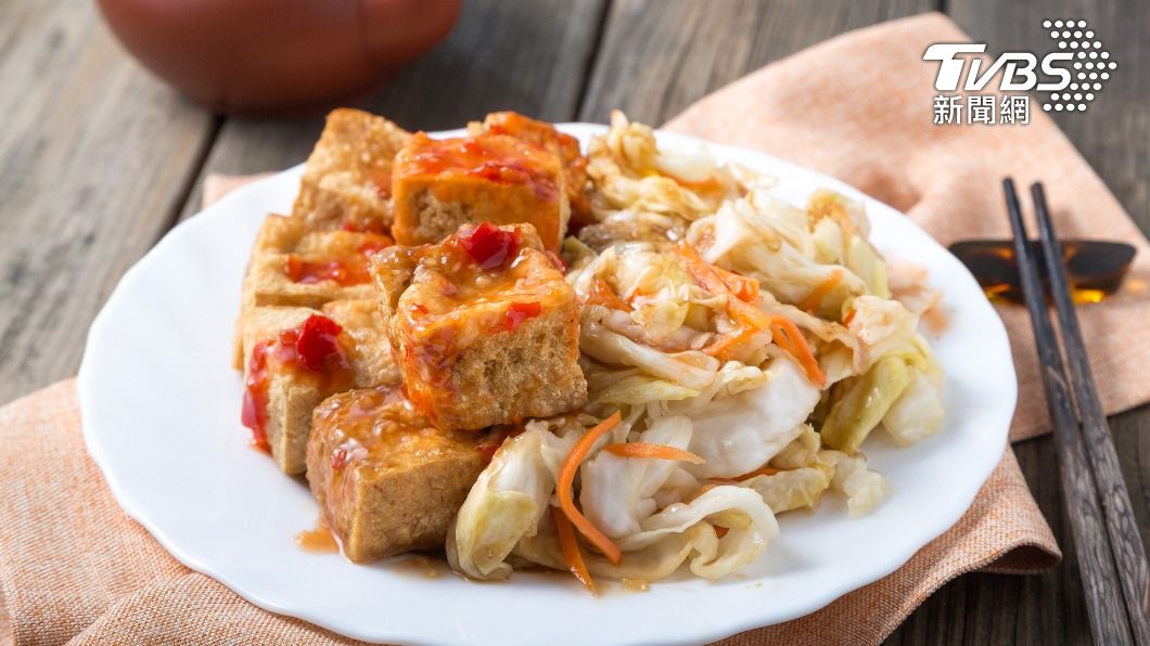 吃臭豆腐時，一旁的台式泡菜是最佳組合。（示意圖／shutterstock達志影像）