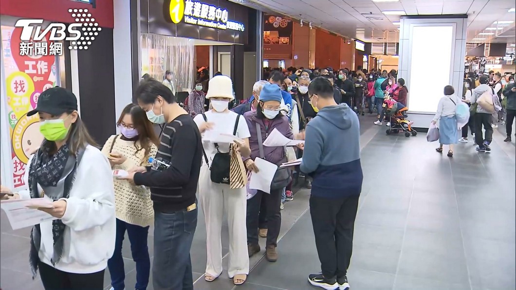 台北車站接種站今起只開放早上隨到隨打。（圖／TVBS）