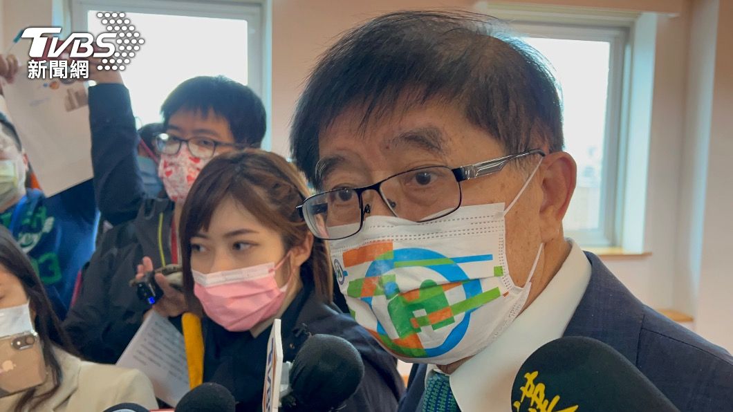 遭爆牽手氣質嫩妹 健保署長李伯璋:問心無愧、過度解讀