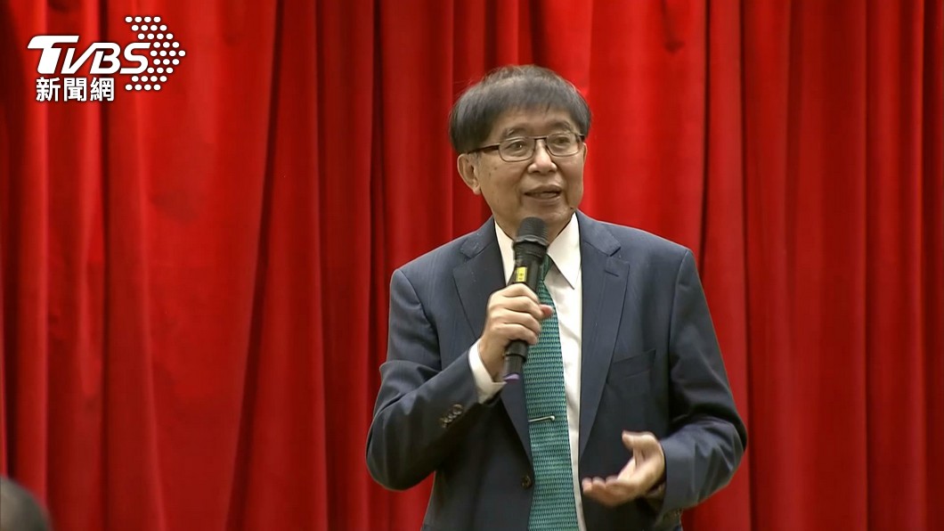李伯璋稱媒體過度解讀牽手情。(圖/TVBS)