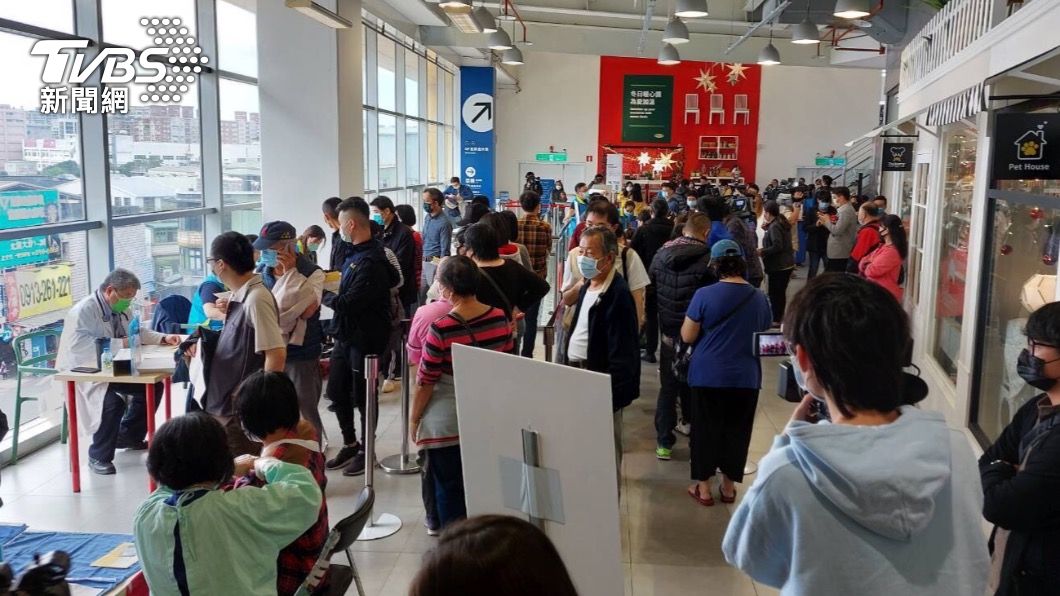北車人潮爆！IKEA新莊店也可打疫苗　指揮中心籲轉點
