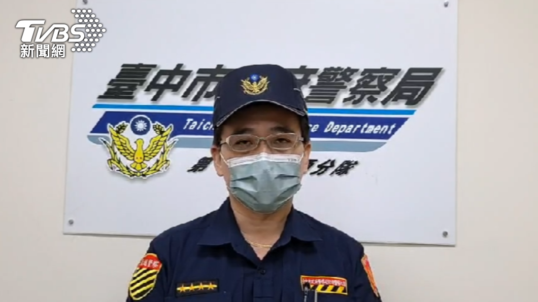 台中市第一分局交通分隊小隊長蔡世杰說明案情。(圖/警方提供)