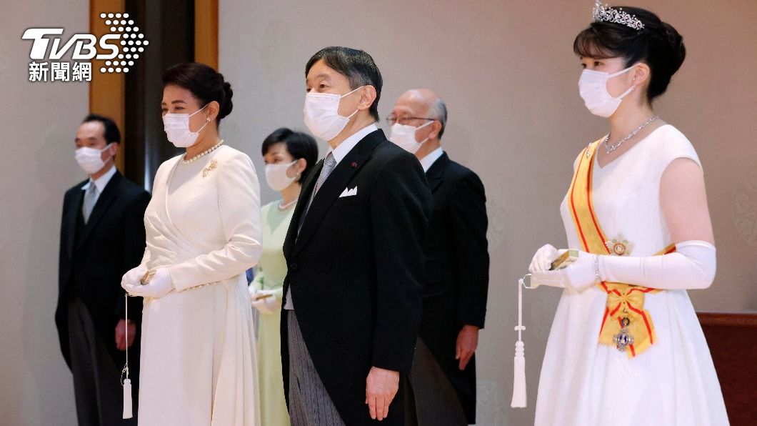 愛子20歲成年禮,與天皇夫婦。(圖/達志影像美聯社)
