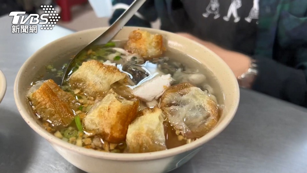 阿堂鹹粥深受不少饕客喜愛。(圖/TVBS)