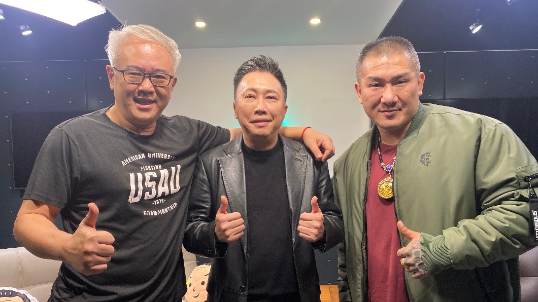 左起製作人汪怡昕、趙正平、館長陳之漢。(圖/國際橋牌社提供)