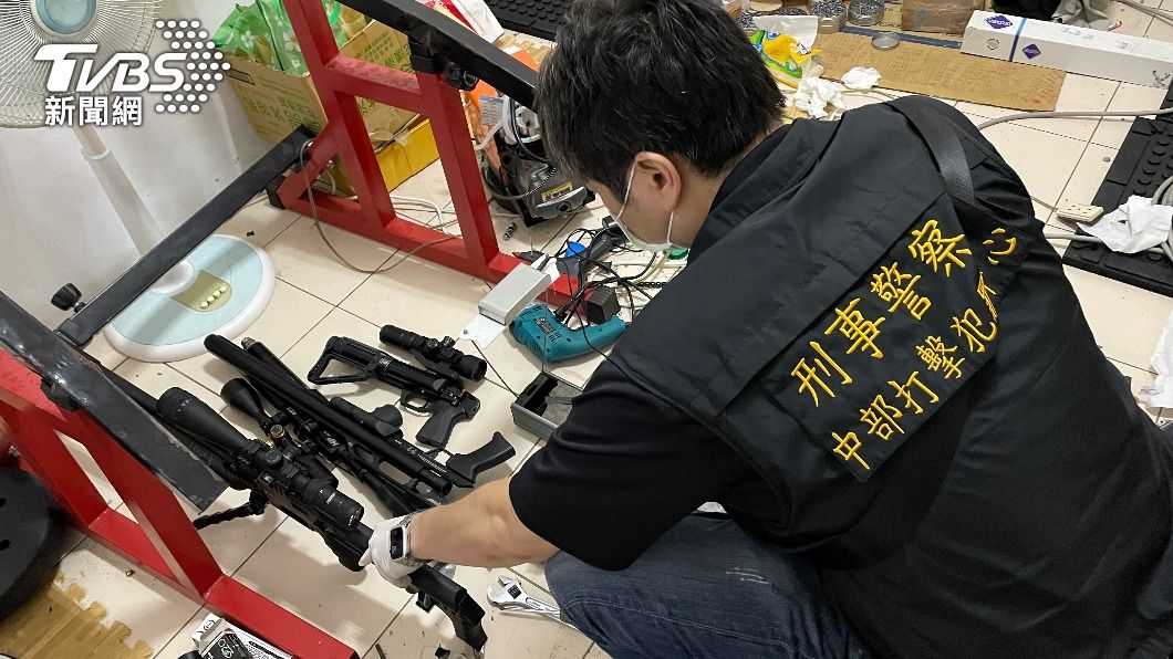 中打查獲14支改造空氣槍,極具殺傷力,將持續追查槍枝流向。(圖/中打提供)