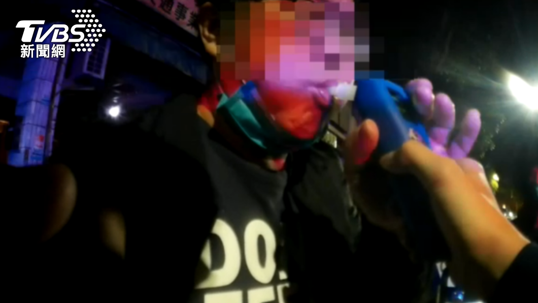 吹嘴當奶嘴!高雄男酒駕遭逮 竟辯「再來一杯補充能量」