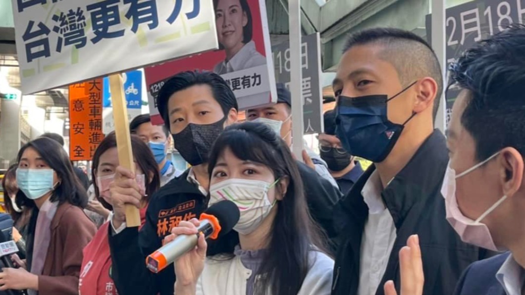 總統下動員令!高嘉瑜遭毆後重回街頭 公投倒數幫宣講