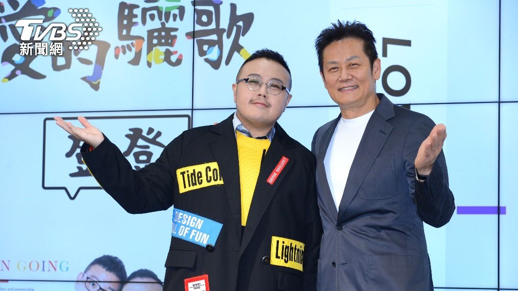登登與恩師徐乃麟。(圖/TVBS)