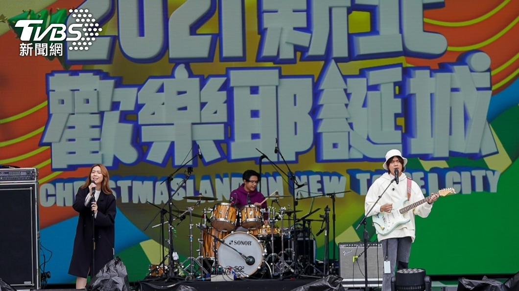 「金曲天團」告五人10日一早帶樂器緊鑼密鼓進行彩排。（圖／新北市政府提供）
