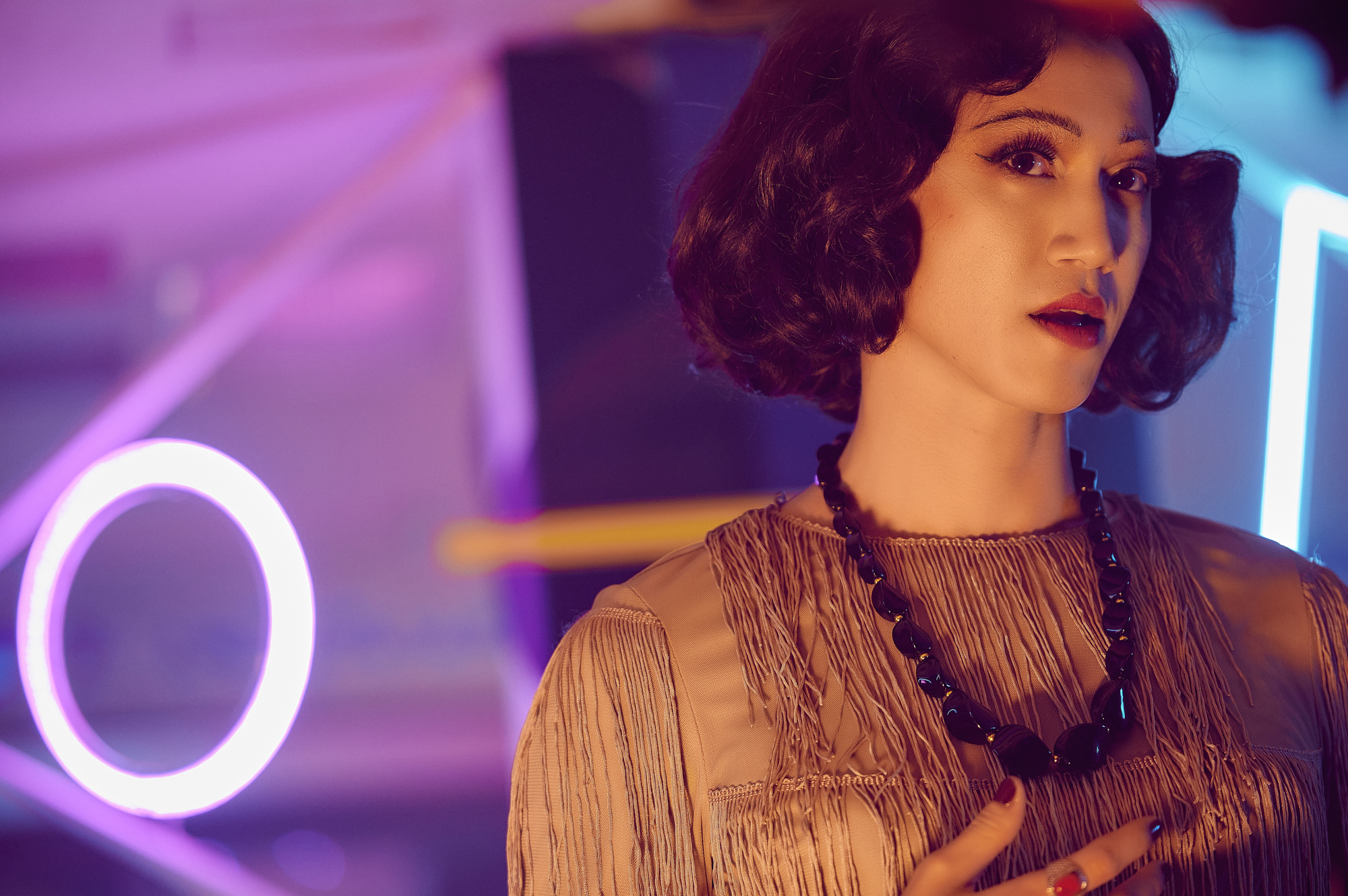《華燈初上》吳慷仁自嘲劇中不走氣質路線,是「硬漢型媽媽」 。(圖/Netflix、百聿數碼提供)