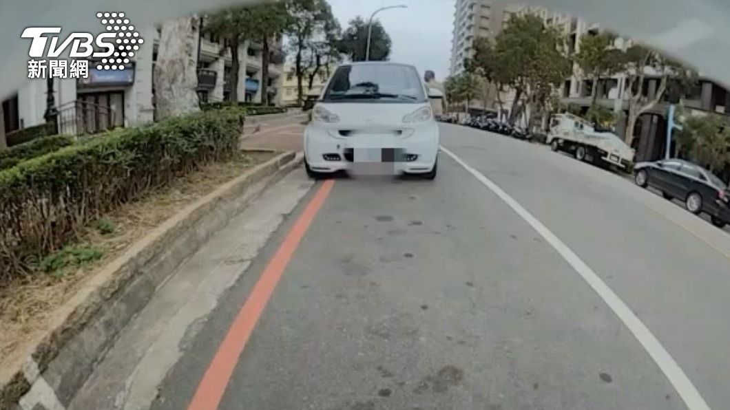 特斯拉路邊遭撞!一看哨兵模式 驚見「無人車」嚇壞
