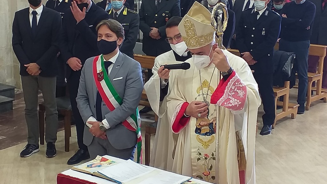 斯塔利亞諾8日出席活動。(圖/翻攝自Diocesi di Noto Facebook)