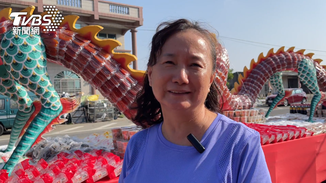 民眾表示,第一次看到烏魚子神龍,認為東石人很霸氣,村莊都很有向心力。(圖/TVBS)