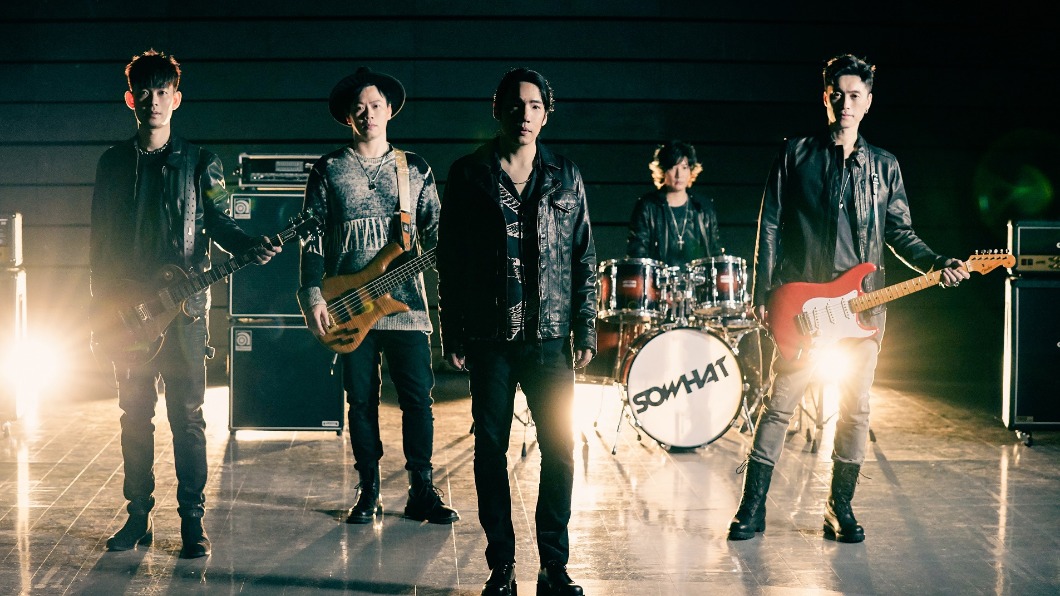 主打歌是阿火19歲時寫下的同名歌曲〈SOWHAT〉。（圖／星創意行銷提供）