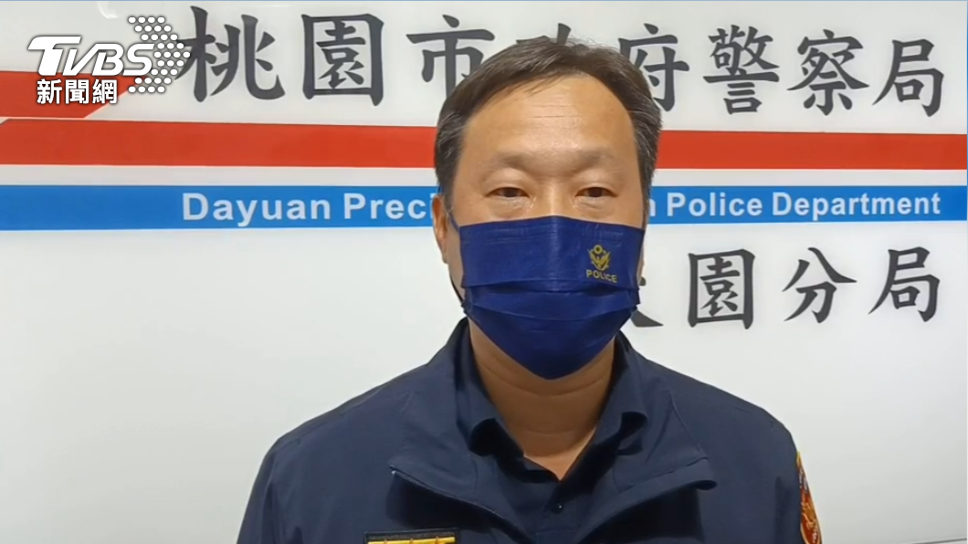 大園分局交通組組長黃胤福說明案情。(圖/警方提供)