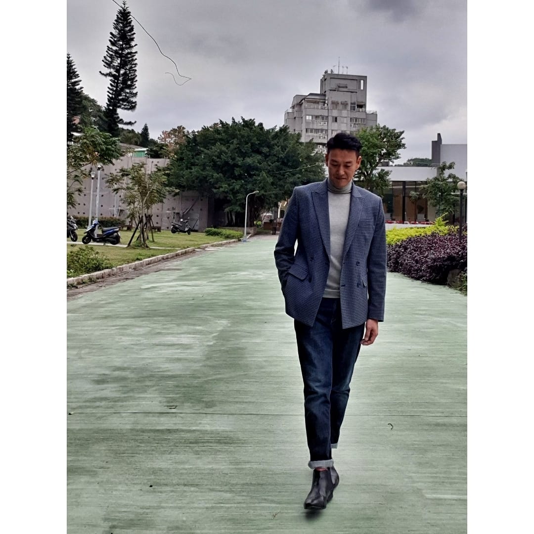 加賀美智久和台灣第一名模林志玲同期出道。(圖/翻攝自加賀美智久臉書)
