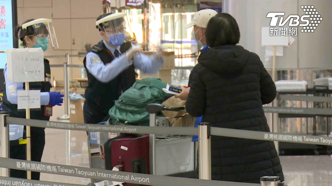 7+7上路首日入境「資料填太多」 民怨:回家路太辛苦