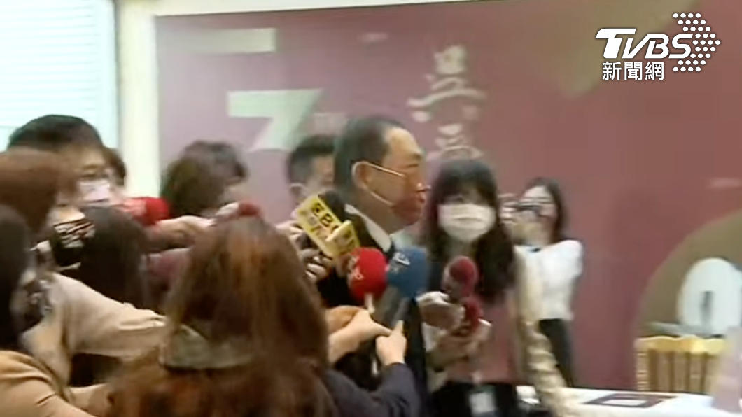 侯友宜不願回應媒體提問。(圖/TVBS)